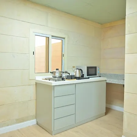 Modern & New Furnished Apartments - 10 Mins Drive To Beach Buraidah Bagian luar foto