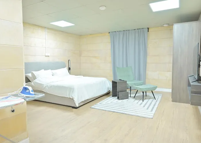 Modern & New Furnished Apartments - 10 Mins Drive To Beach