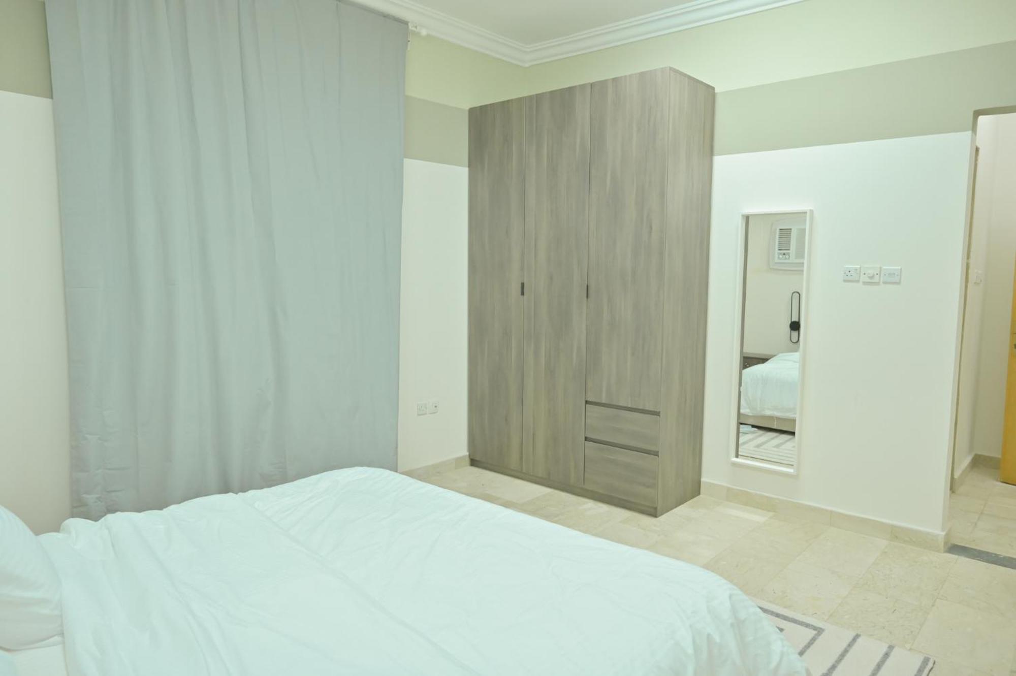 Modern & New Furnished - 10 Mins Drive To