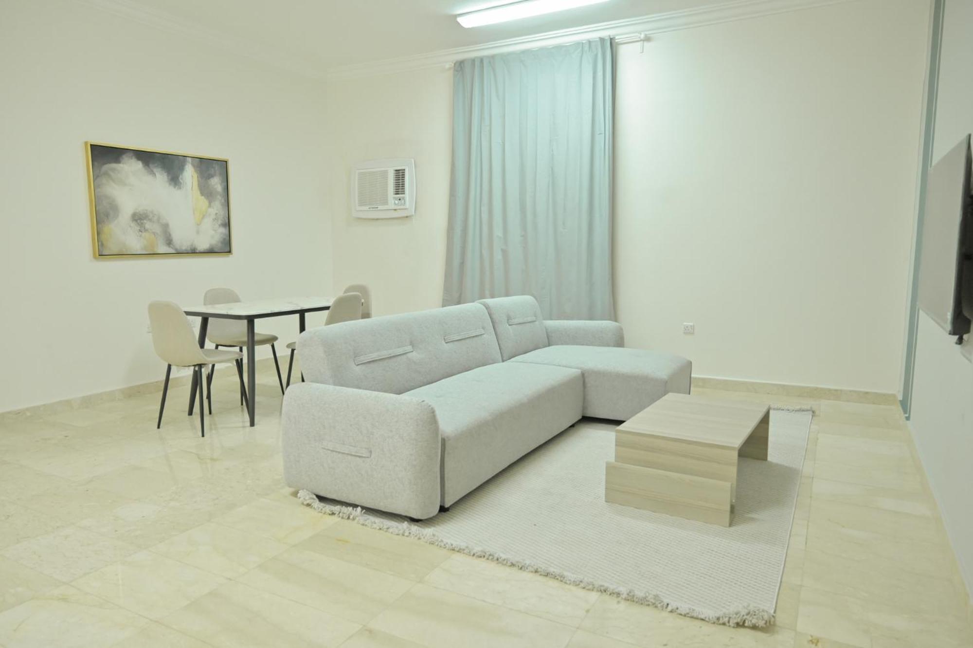 Modern & New Furnished - 10 Mins Drive To *