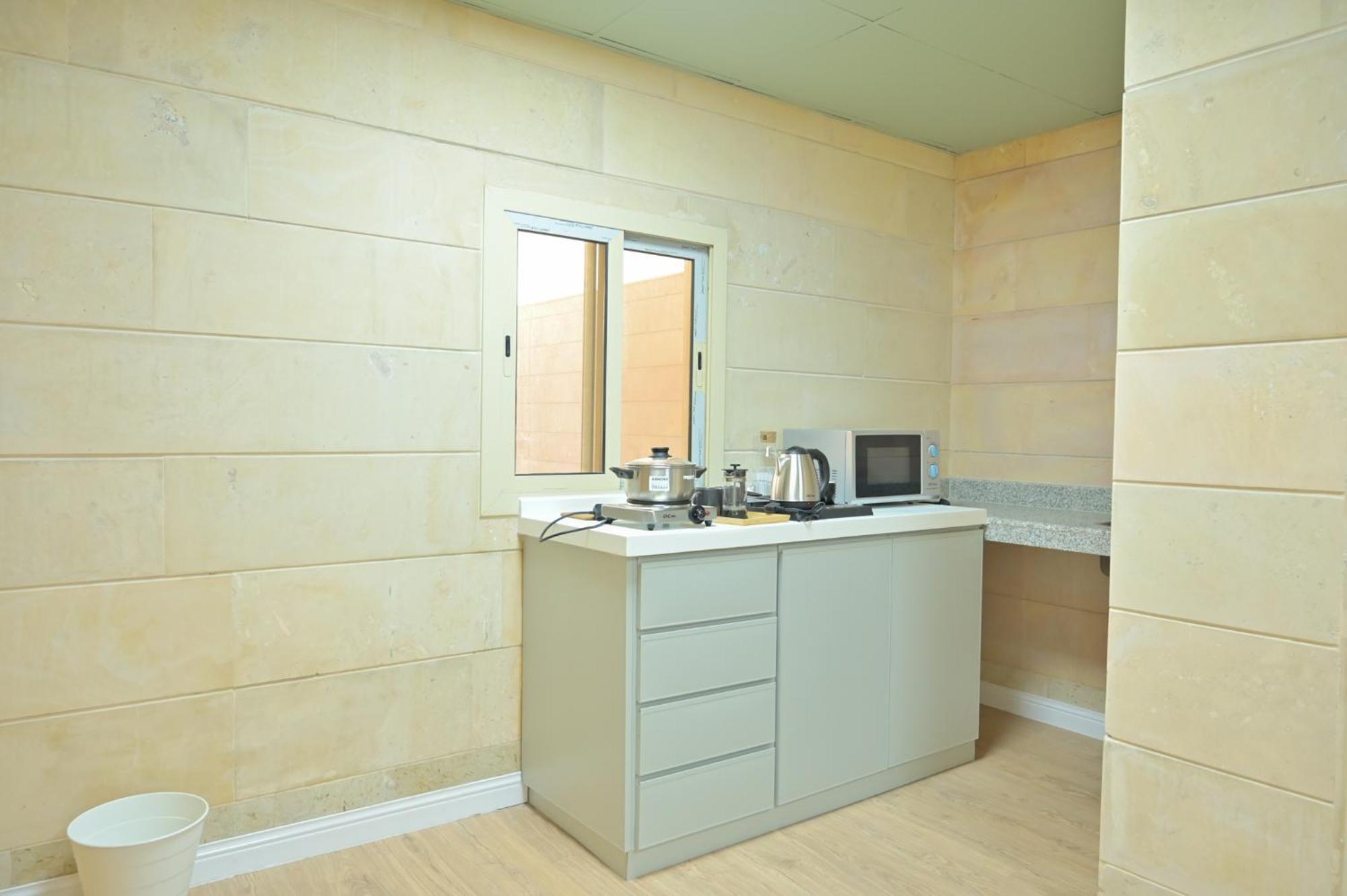 Modern & New Furnished - 10 Mins Drive To * Buraidah