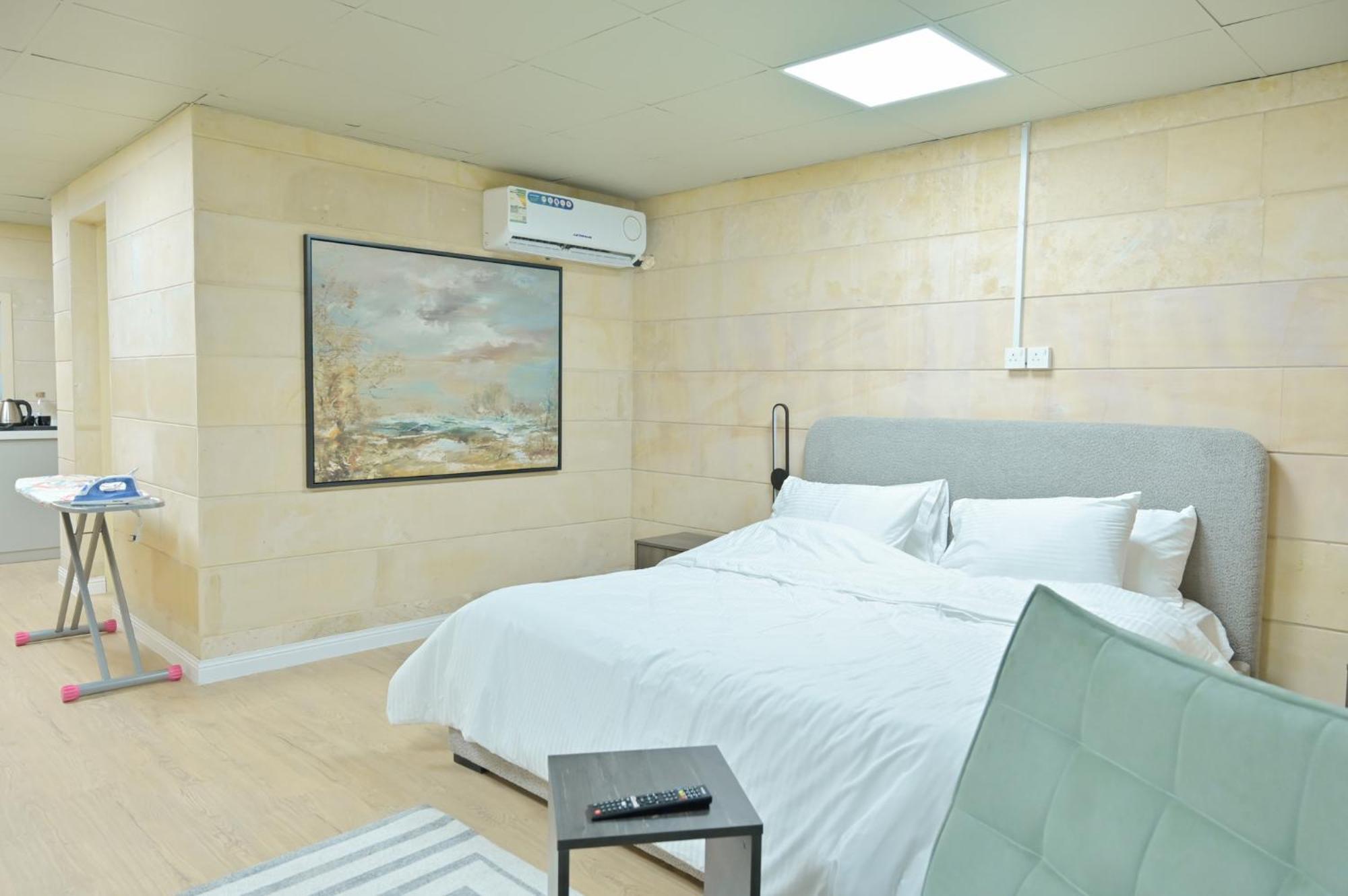Modern & New Furnished - 10 Mins Drive To Appartement