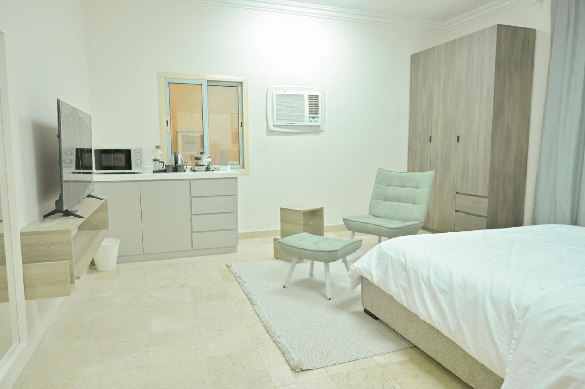 Apartemen Modern & New Furnished - 10 Mins Drive To Buraidah