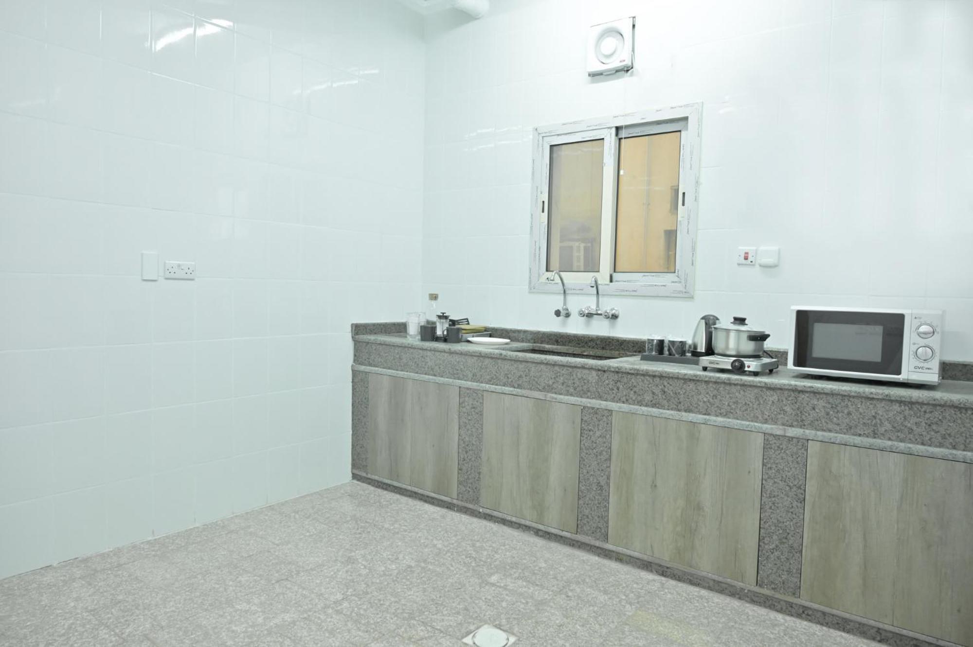 Modern & New Furnished - 10 Mins Drive To Appartement *