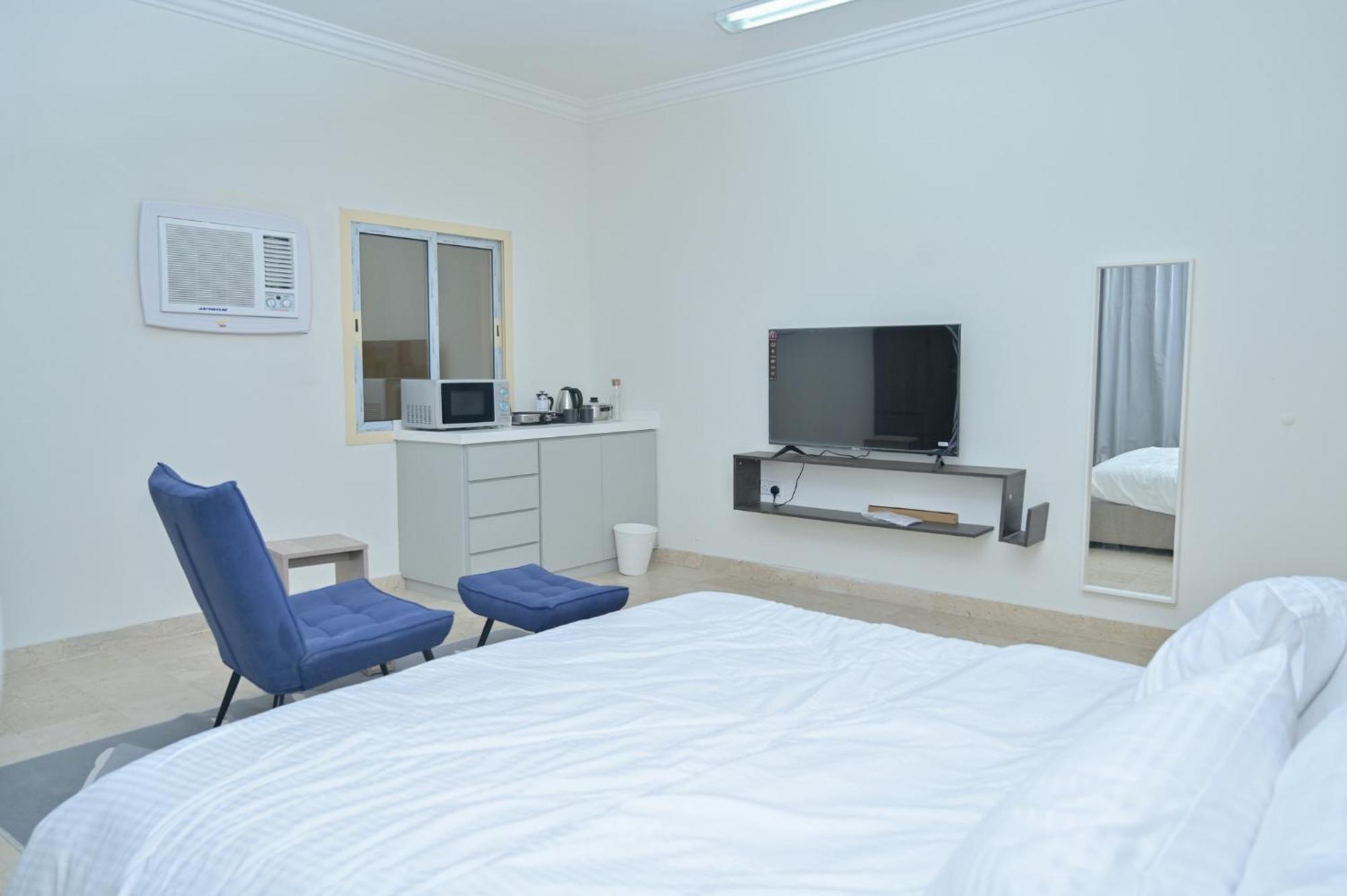 Modern & New Furnished - 10 Mins Drive To
