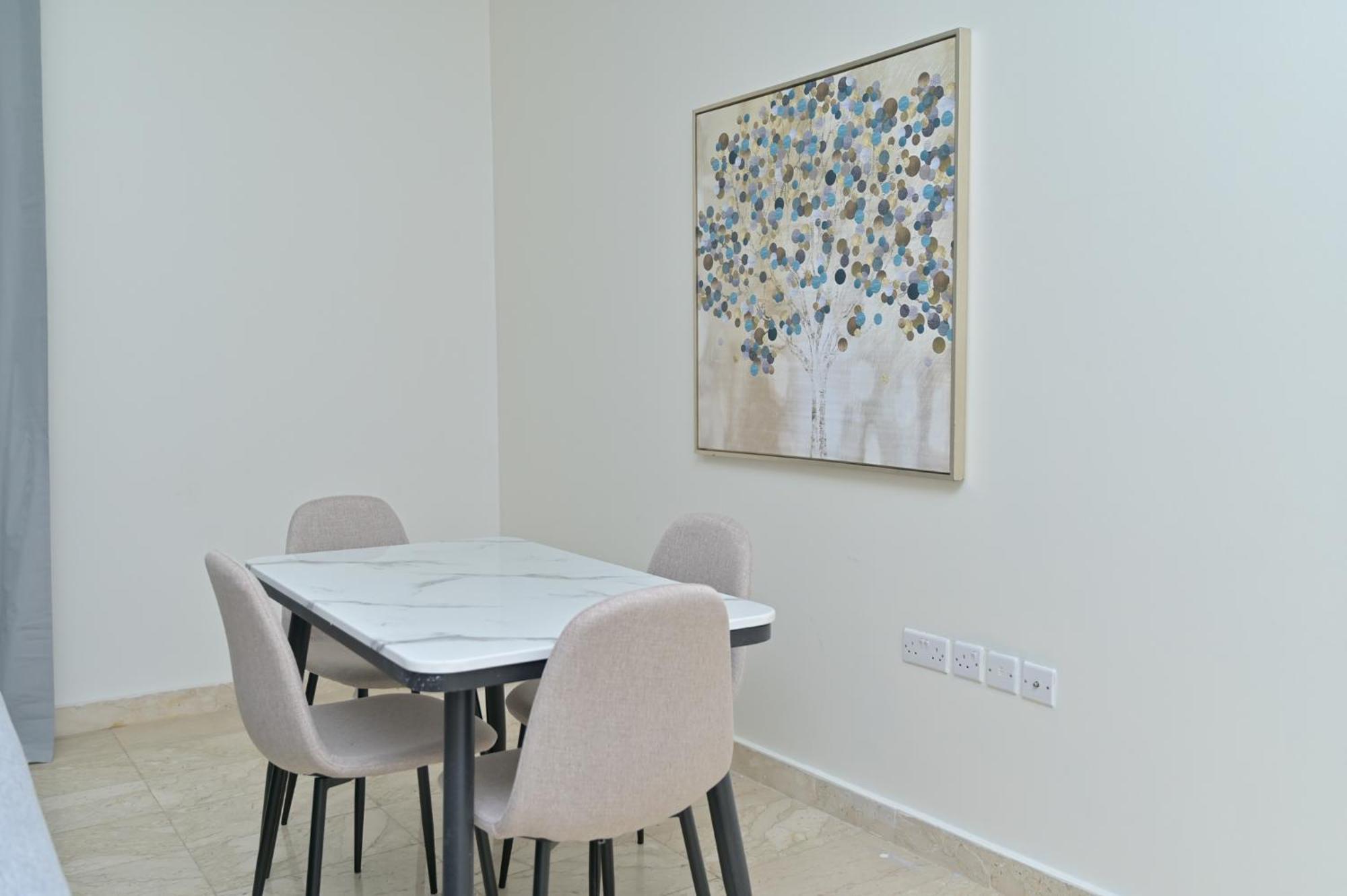 Appartement Modern & New Furnished - 10 Mins Drive To